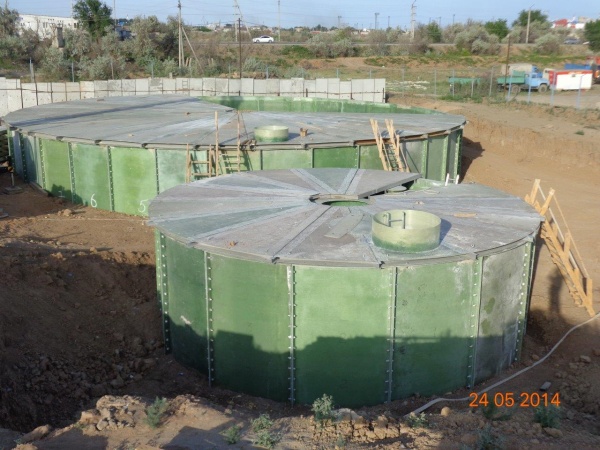 Резервуары 1500 м/куб на диаметре 25 метров и 200 м/куб на диаметре 10 метров